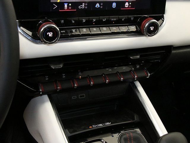 2025 GMC Canyon AT4 - Photo 22