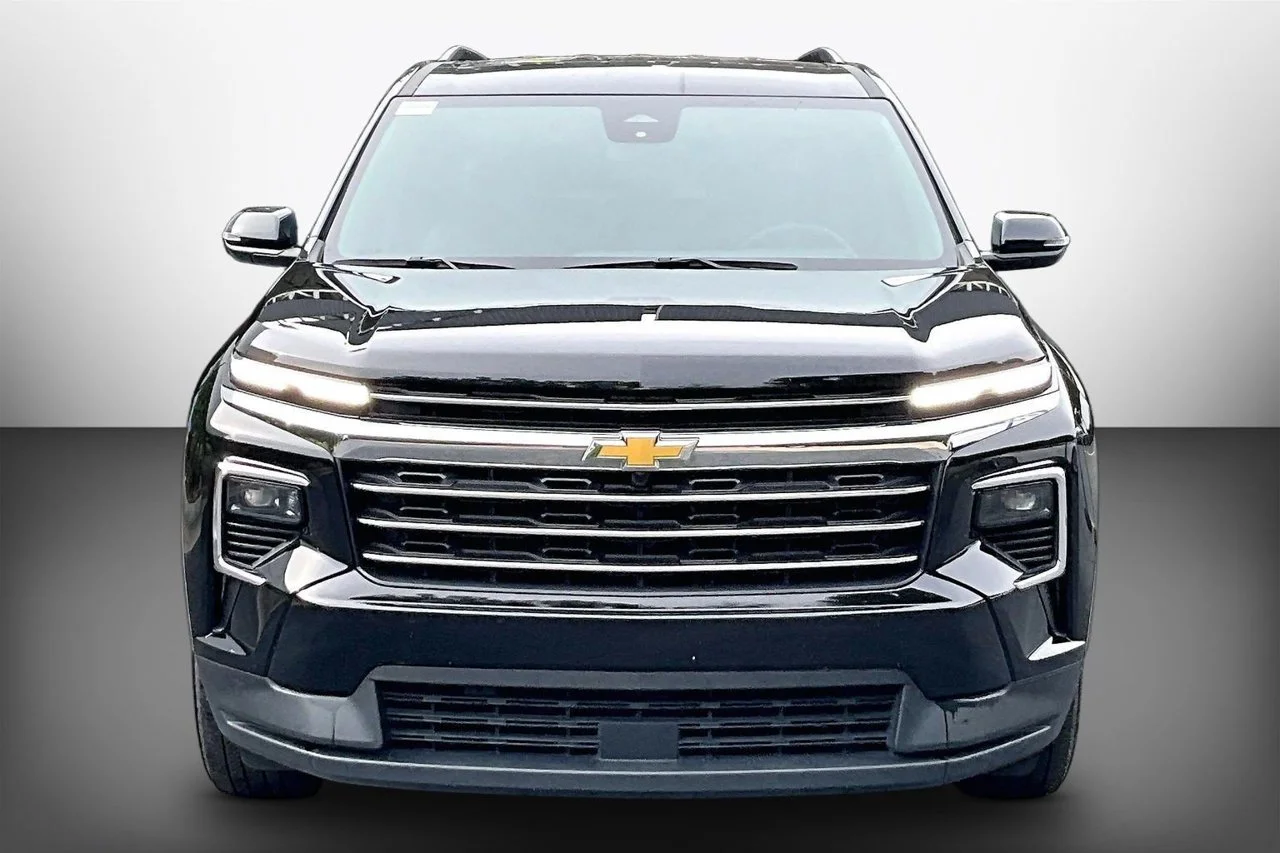 Used 2025 Black Chevrolet LT image 3