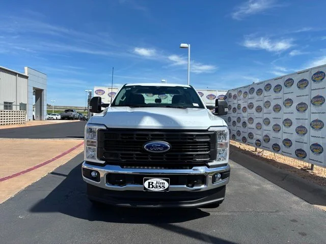 New 2026 Oxford White Ford XL image 3