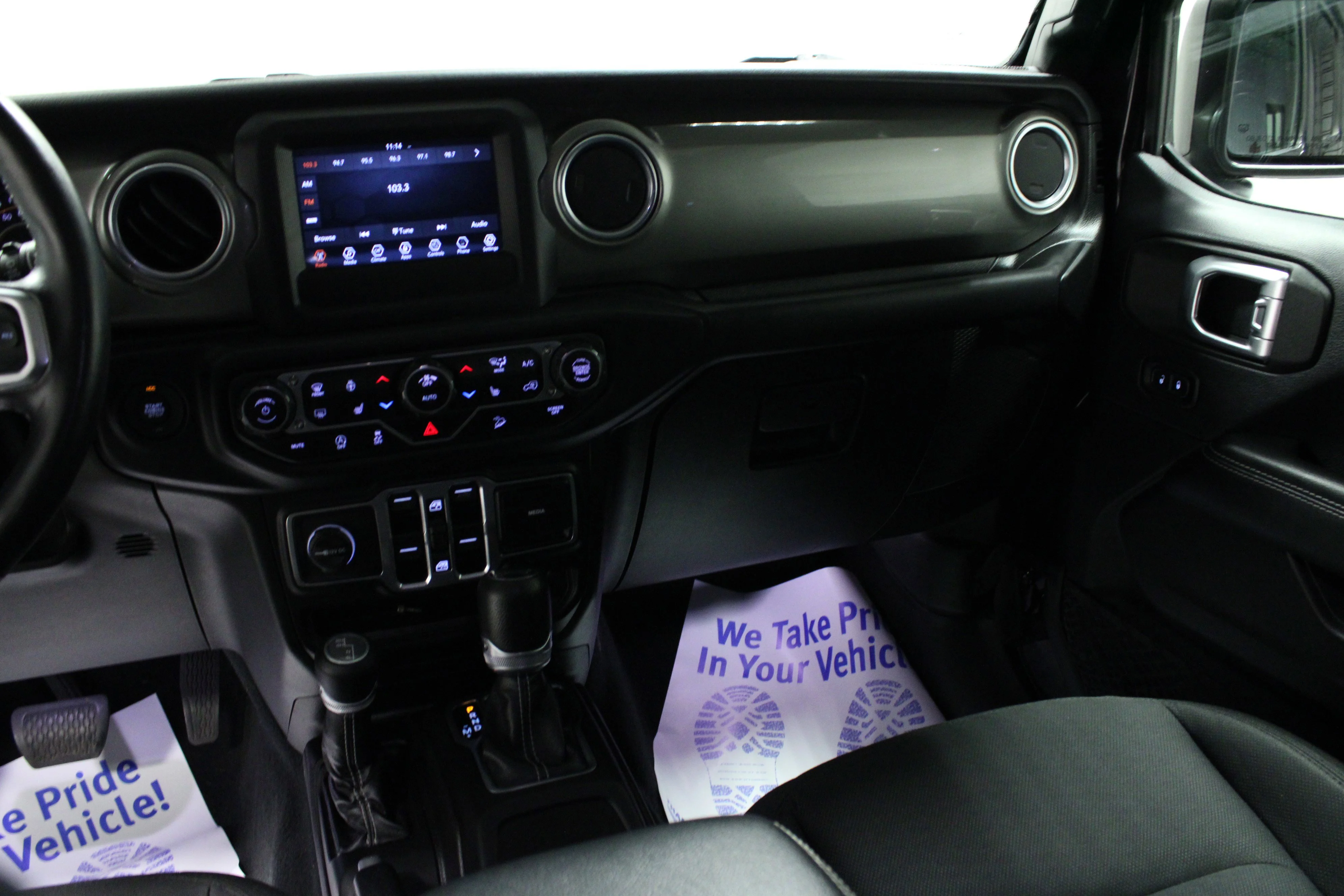 Used 2018 Black Clearcoat Jeep Sahara image 19