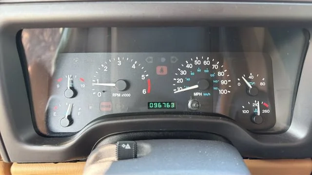 Used 1998 Green Jeep Sahara image 13