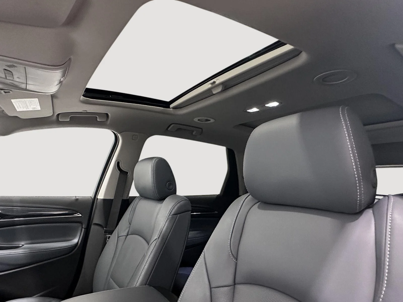 Used 2021 Includes Pitch Dark Night lower exterior accent color.) Buick Premium image 17