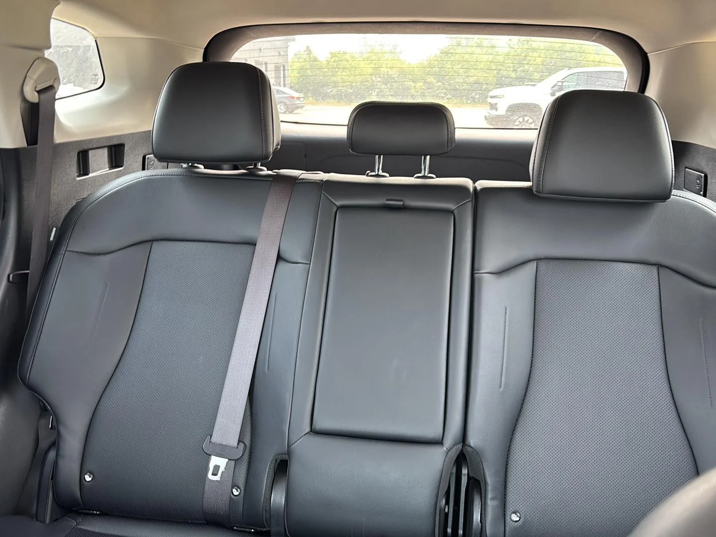 Used 2024 Everlasting Silver Kia EX image 18