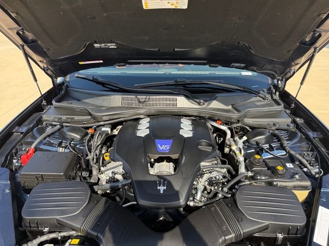 Used 2023  Maserati Modena Q4 image 19