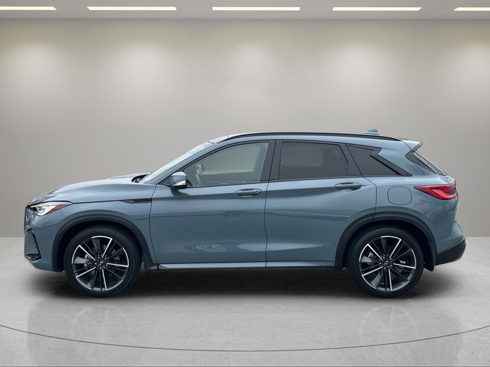 Used 2025 Slate Gray INFINITI SPORT image 2