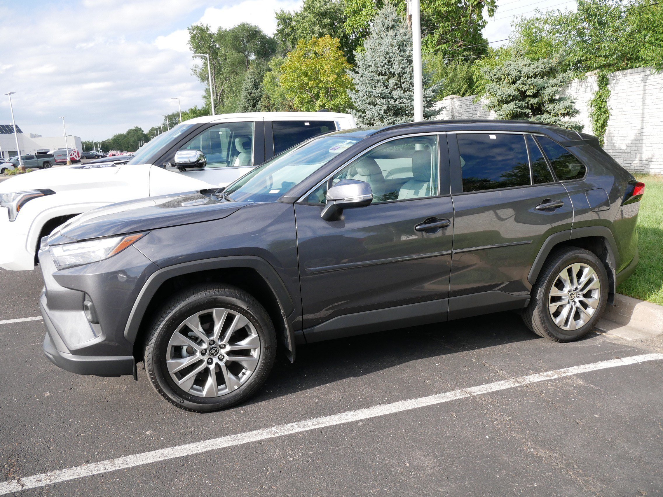 Certified Used 2024  Toyota XLE Premium image 3