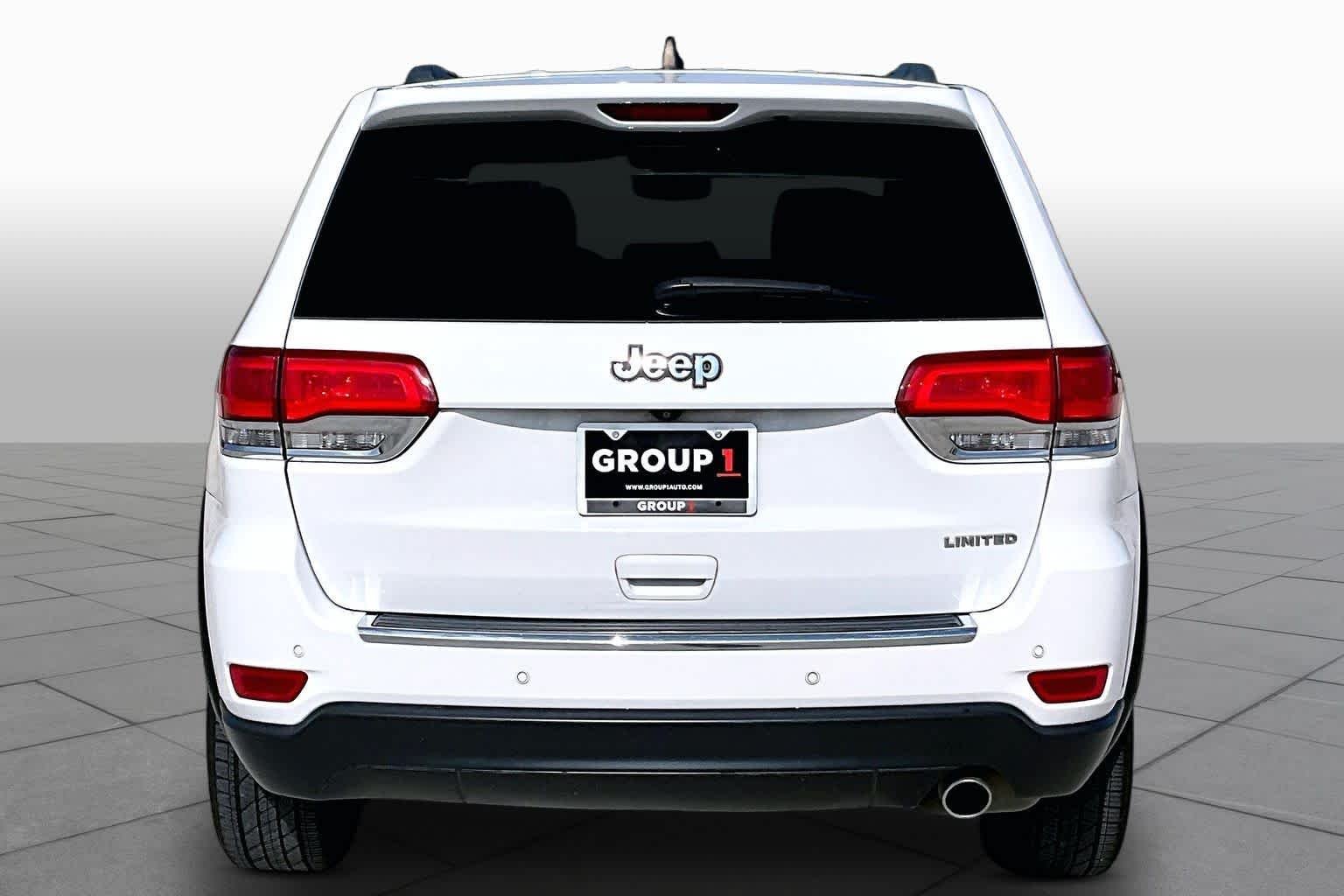 Used 2018 Bright White Clear Coat Jeep Limited image 5