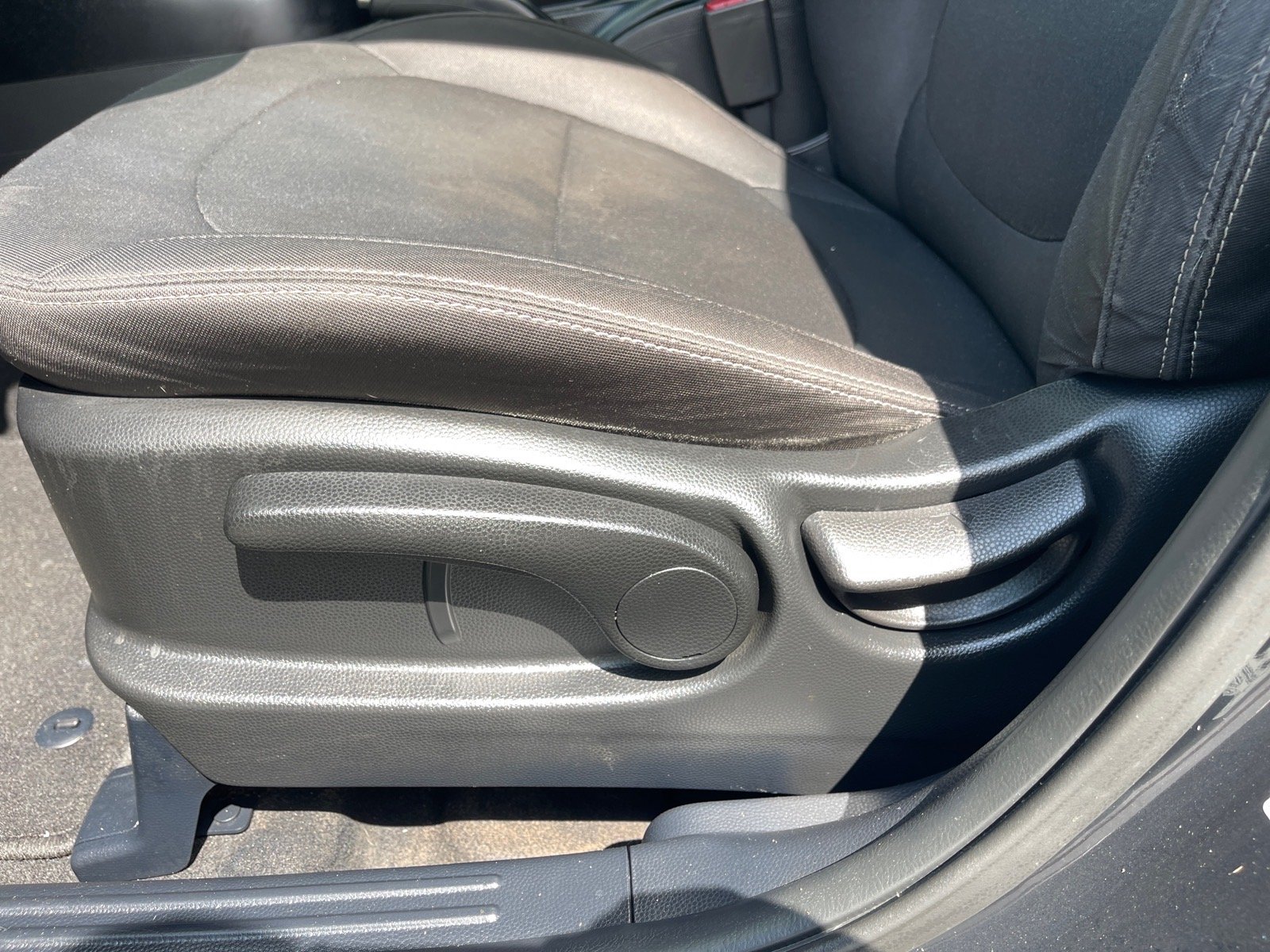 Used 2018 Black Kia Base image 9