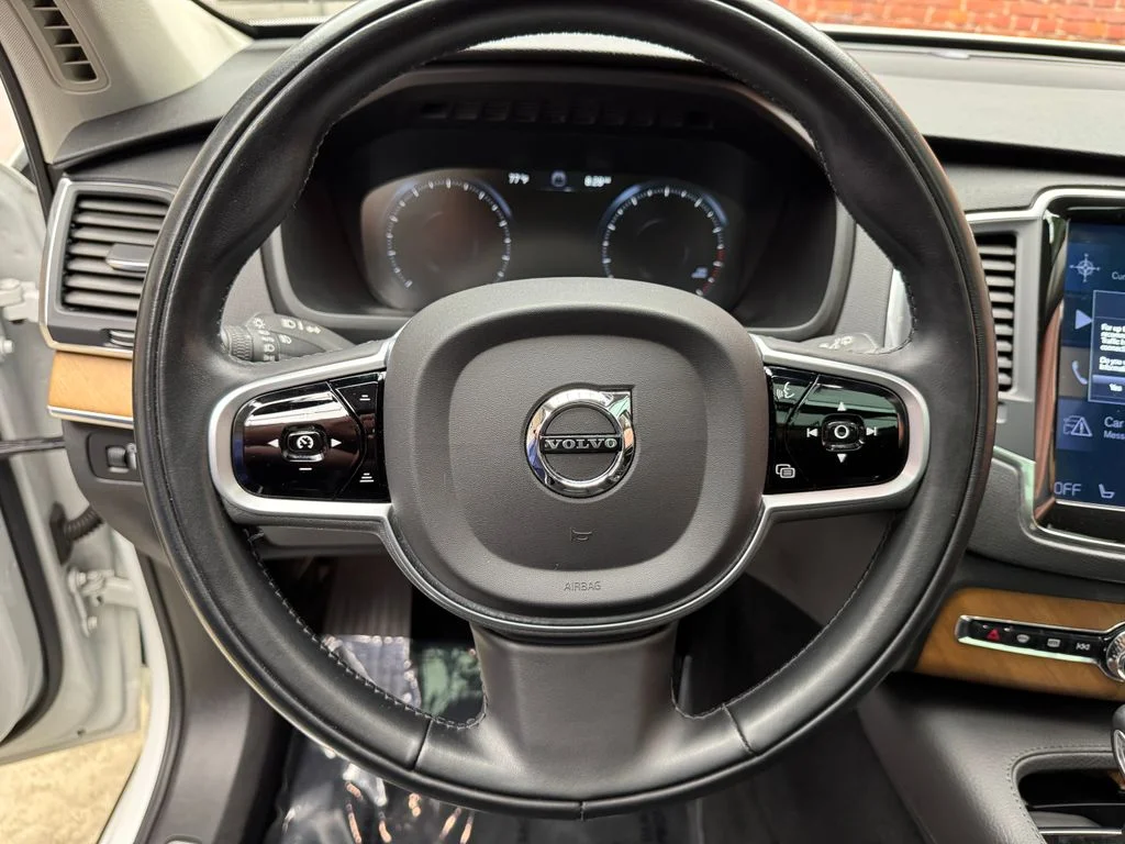 Used 2021 White Volvo T6 Momentum image 14