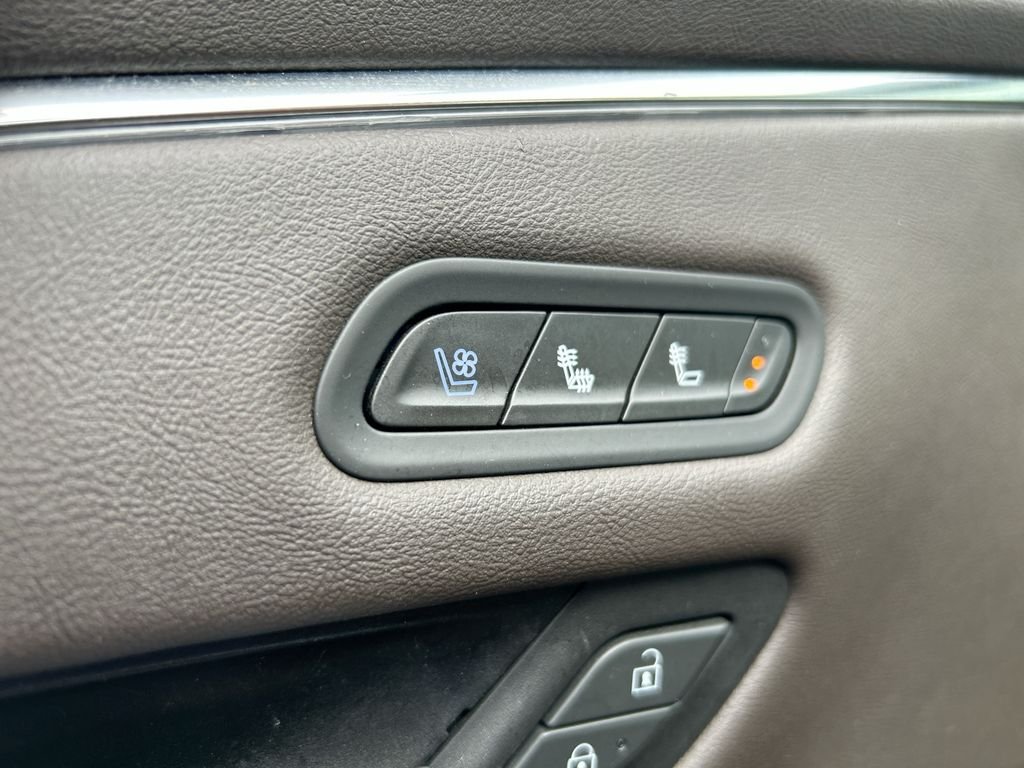 Used 2022 Black Cadillac Sport image 30