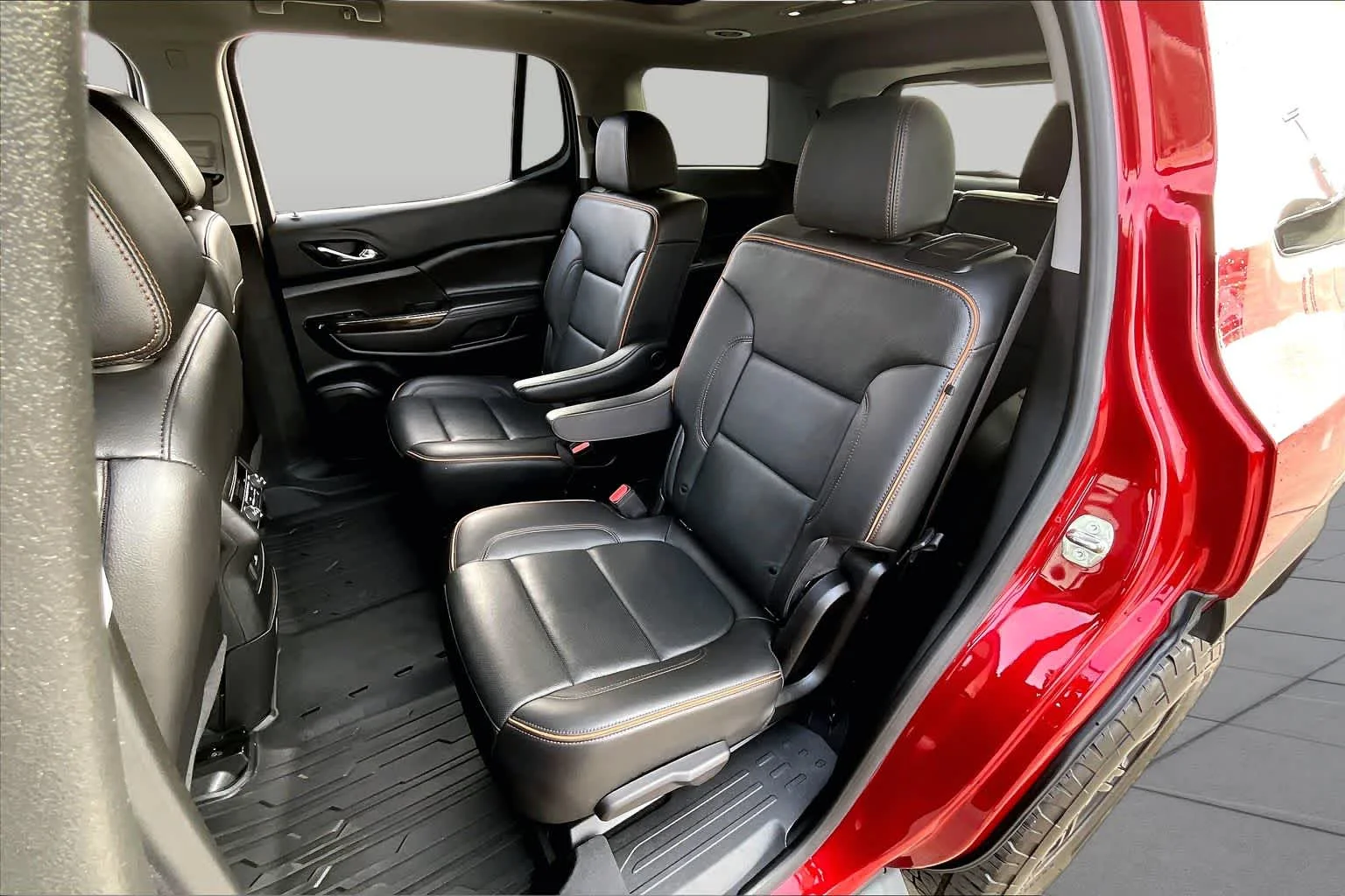 Used 2023 VOLCANIC RED TINCOAT GMC AT4 image 40