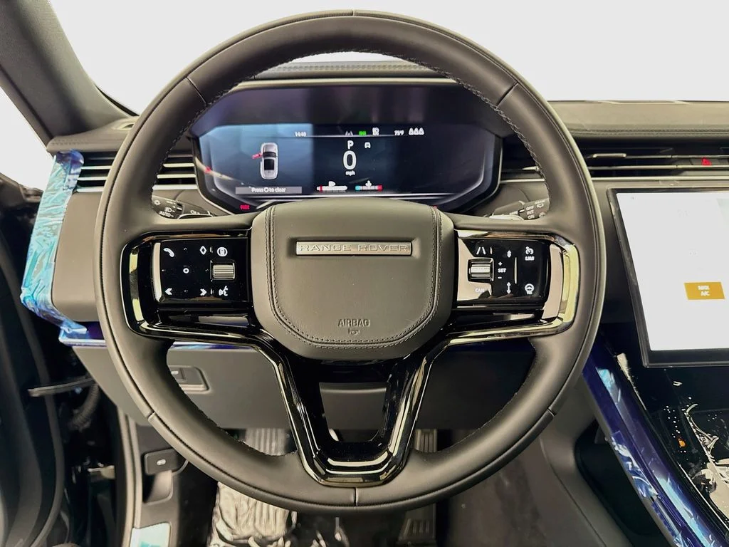 New 2027 Santorini Black Land Rover Dynamic SE image 11