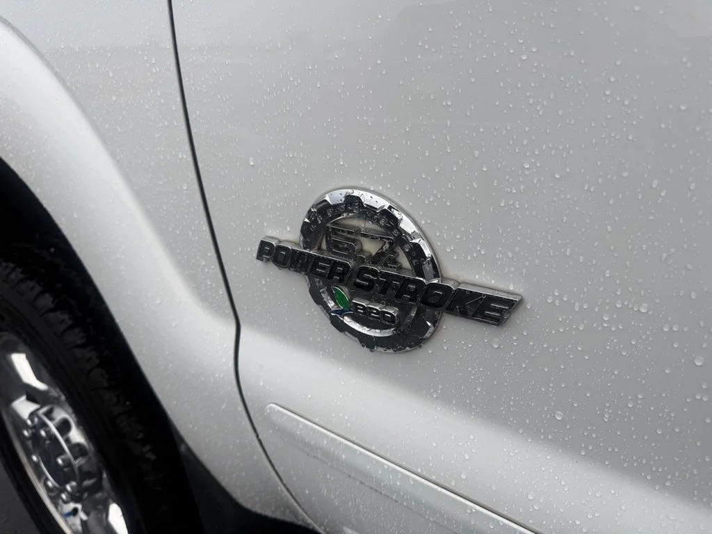 Used 2016 Oxford White Ford Lariat image 15