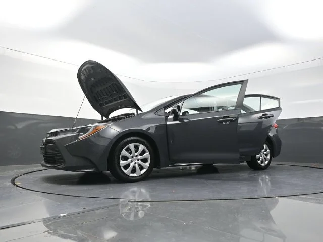 Used 2025  Toyota LE image 41