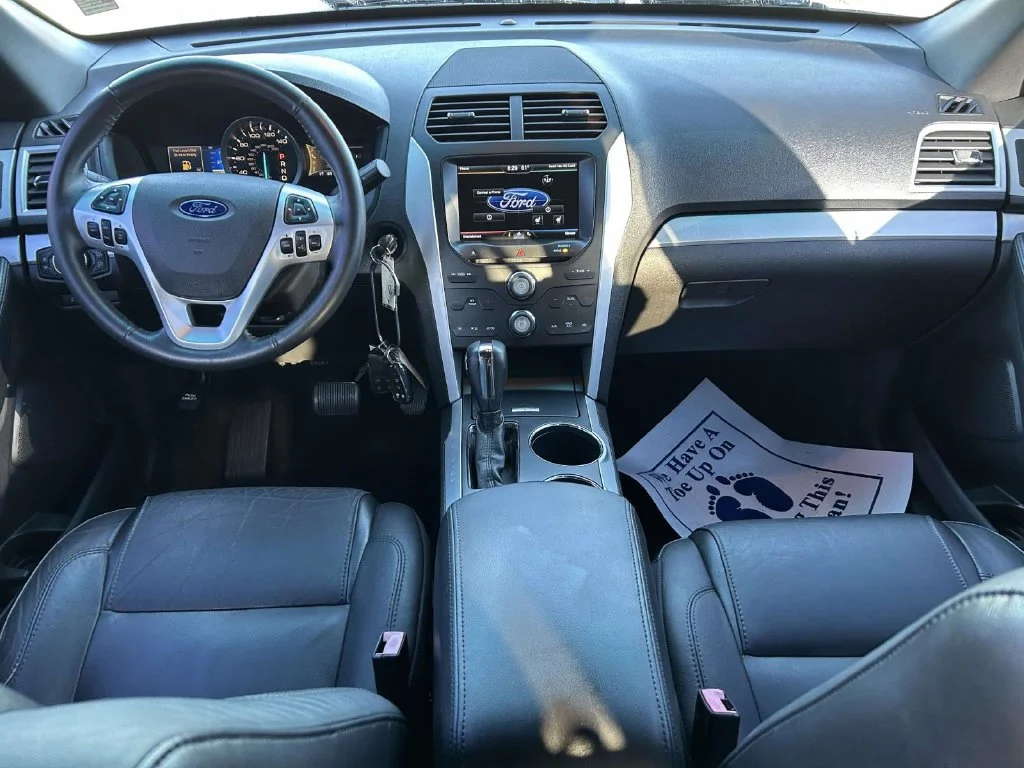 Used 2013 Black Ford XLT image 14