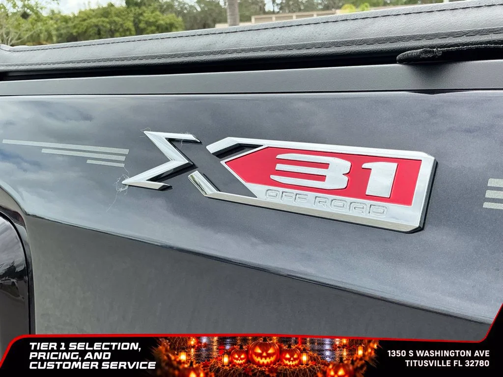 Certified Used 2025 Titanium Rush Metallic GMC SLT image 14