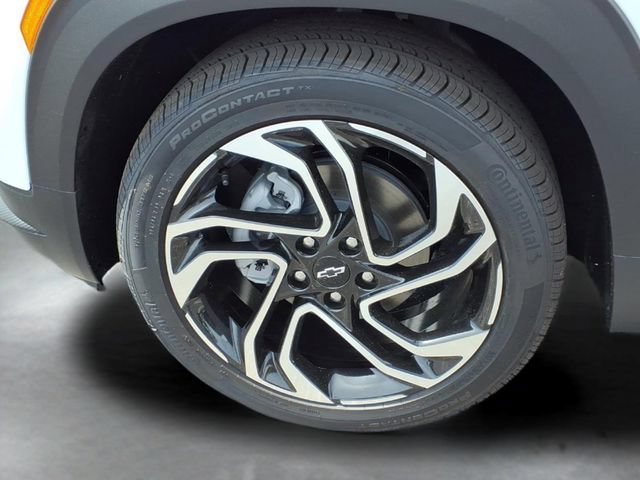 New 2026 Iridescent Pearl Tricoat Chevrolet RS image 16
