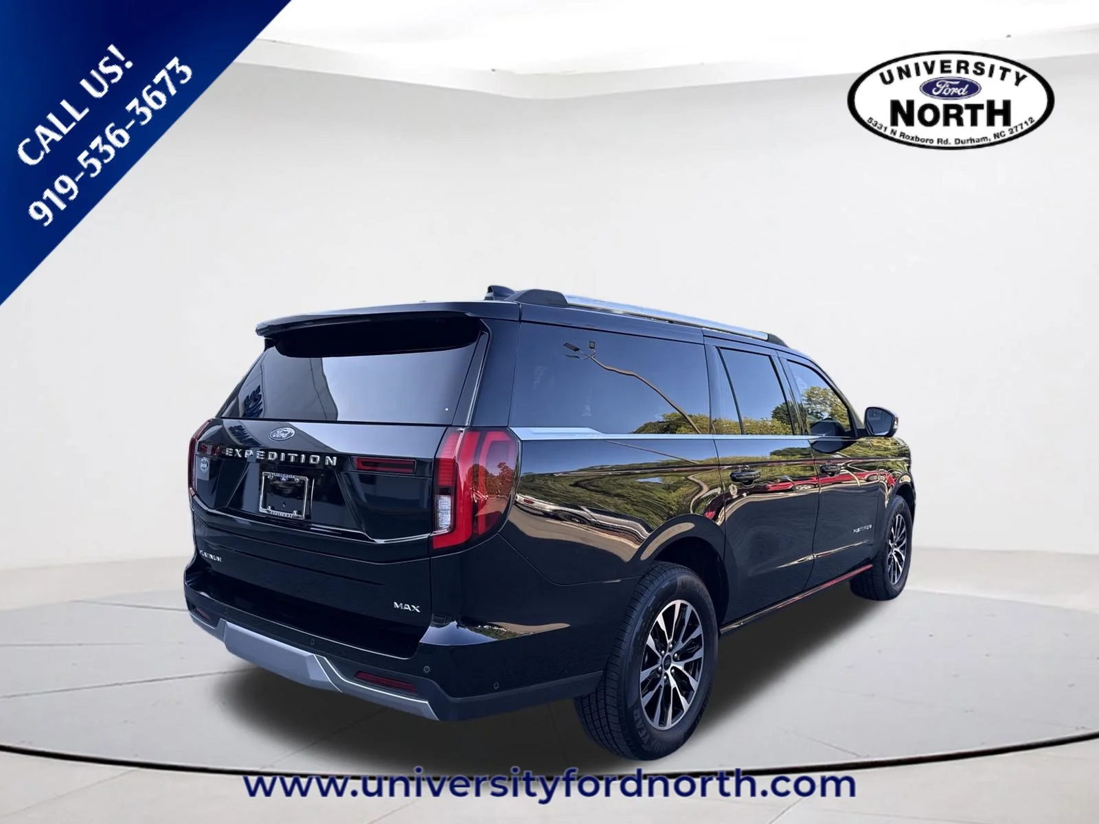 Used 2025 Black Metallic Ford Platinum image 7