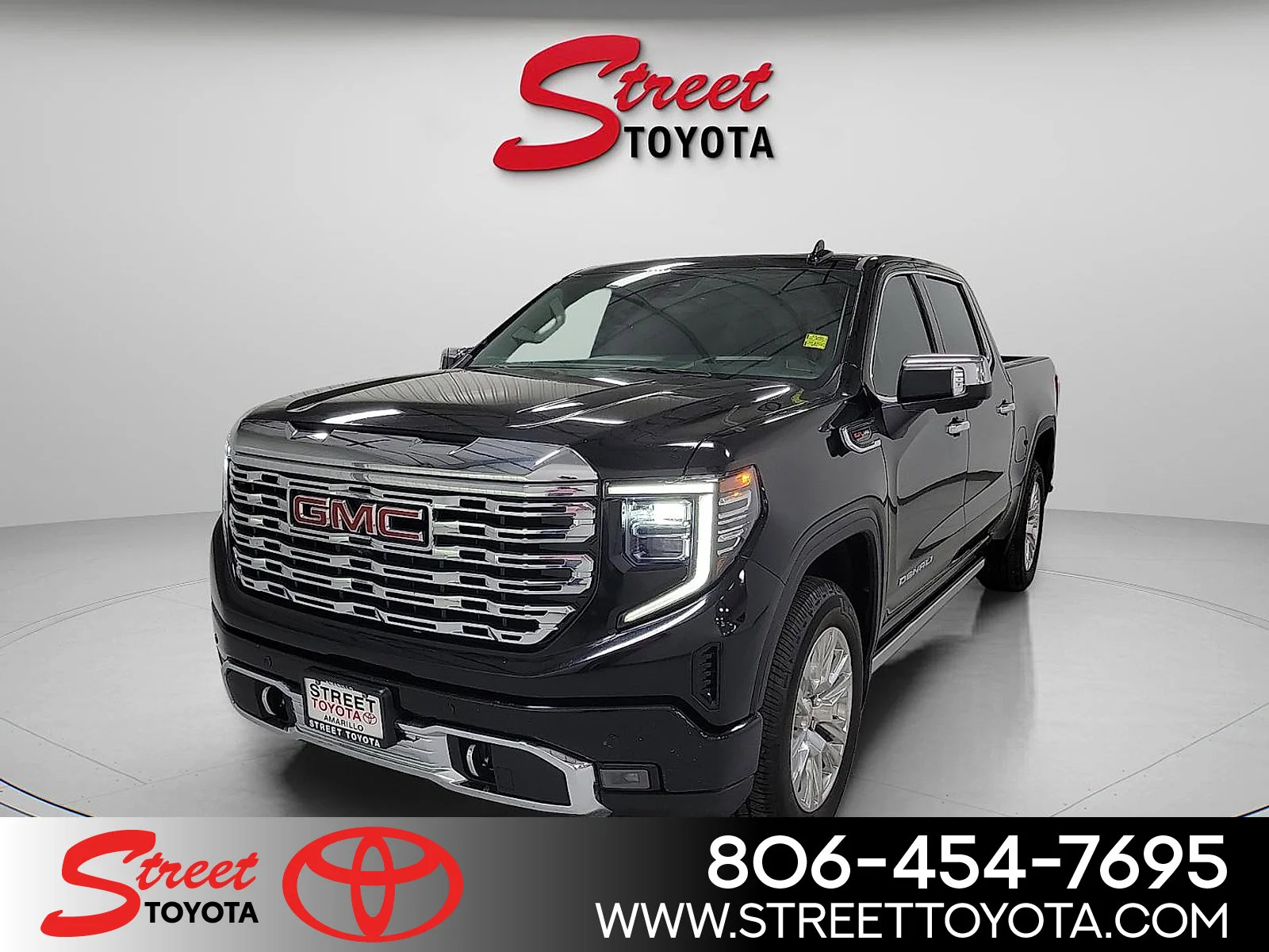 2023 GMC Sierra 4WD Crew Cab Short Box Denali's photo