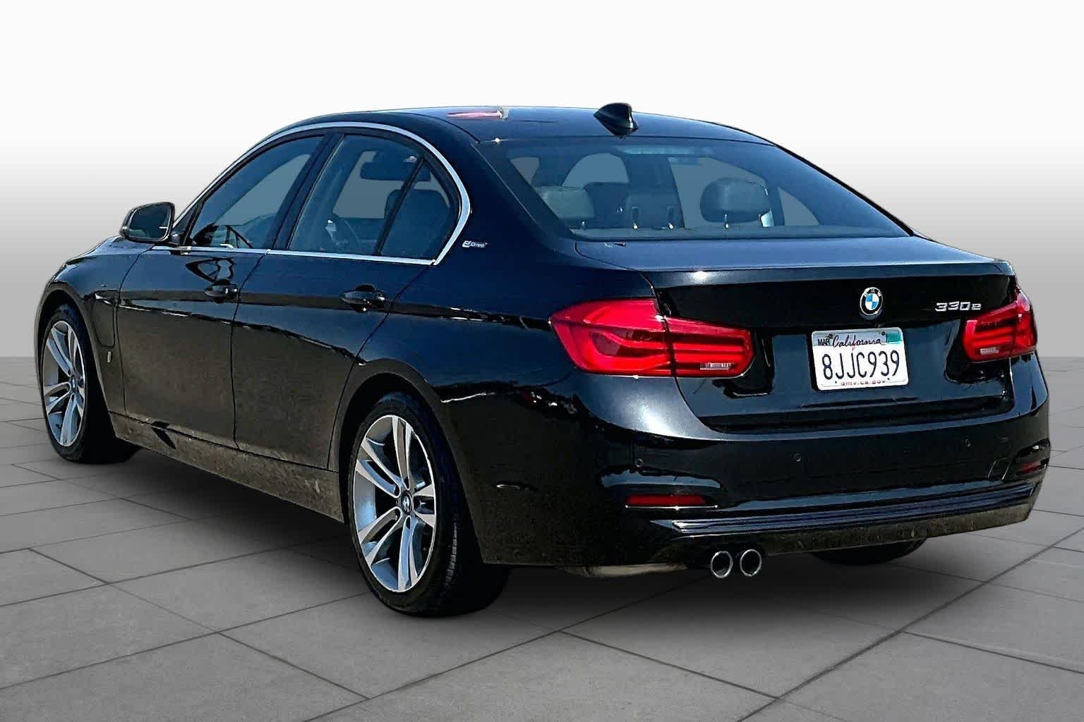 Used 2018 Black Sapphire Metallic BMW 330e iPerformance image 11