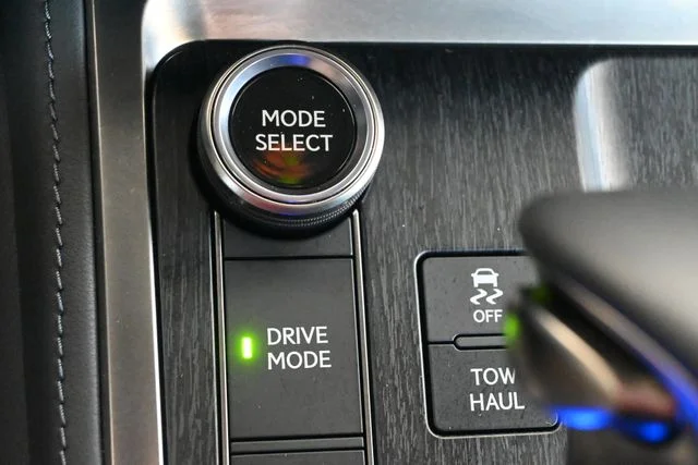 Certified Used 2026 INCOGNITO Lexus 550 Luxury+ image 38