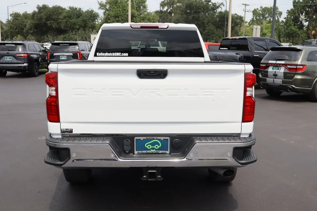 Used 2022 White Chevrolet LT image 8