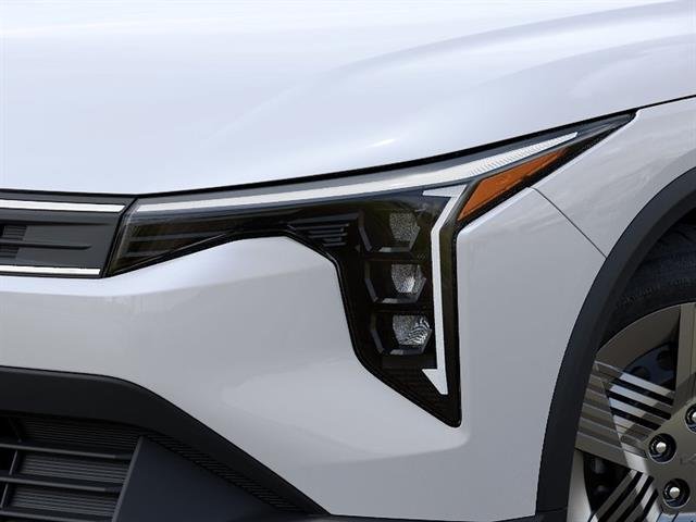New 2026 WHITE Kia K4 LX image 10