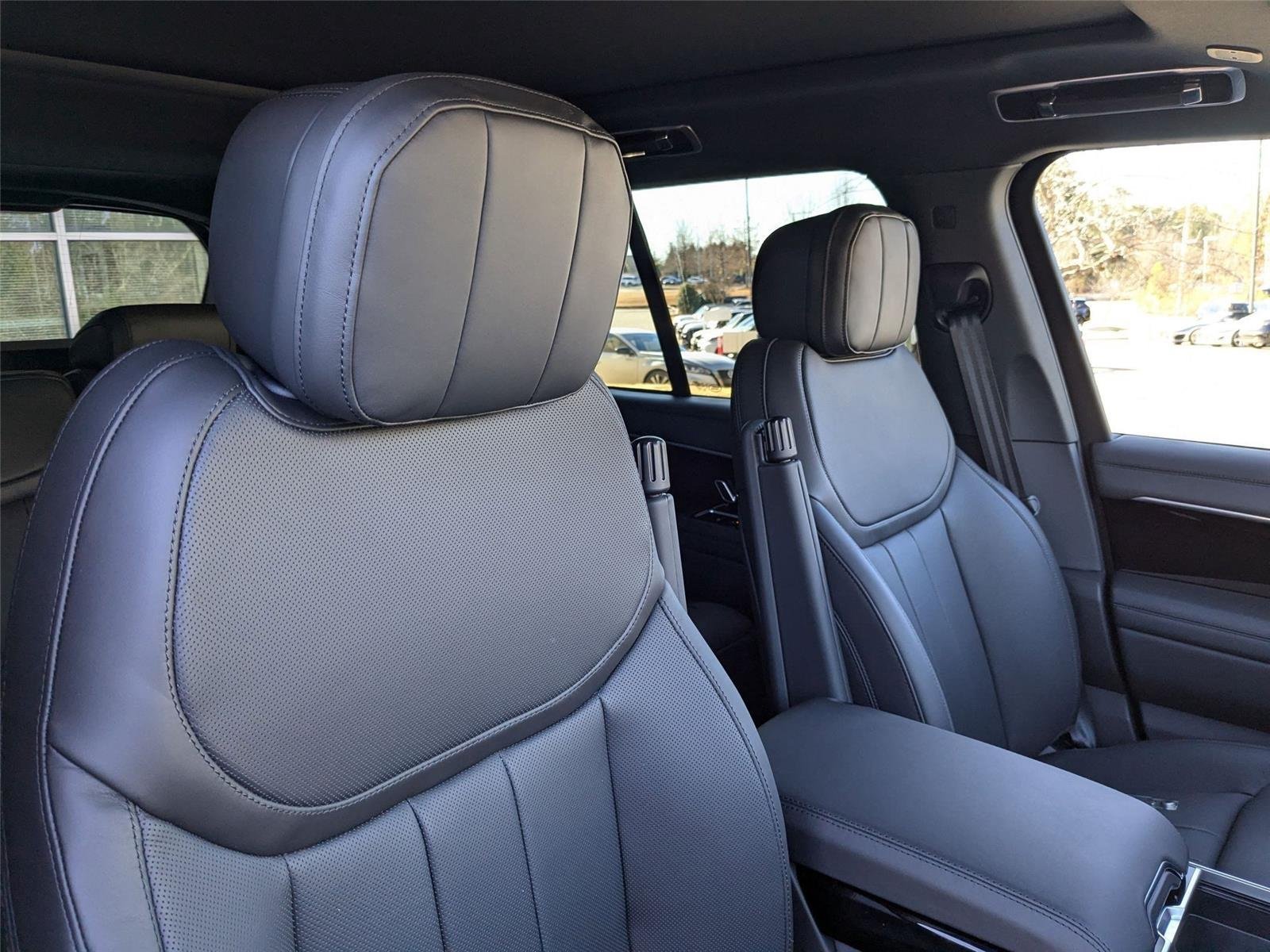 New 2025 Carpathian Grey LAND ROVER SE PHEV image 33