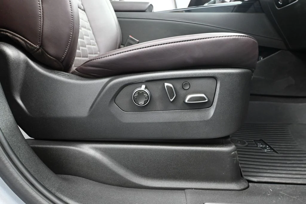 2024 Cadillac Escalade V-Series - Photo 50