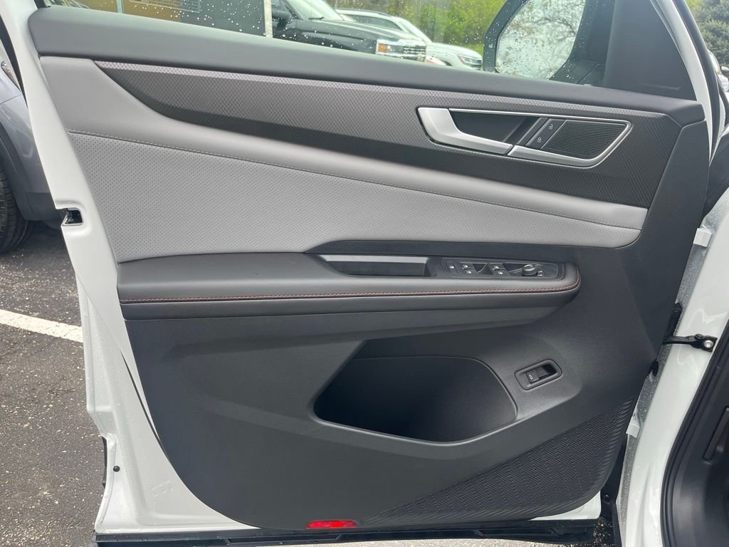 New 2026 White/off-white Volkswagen 2.0T Peak Edition image 9