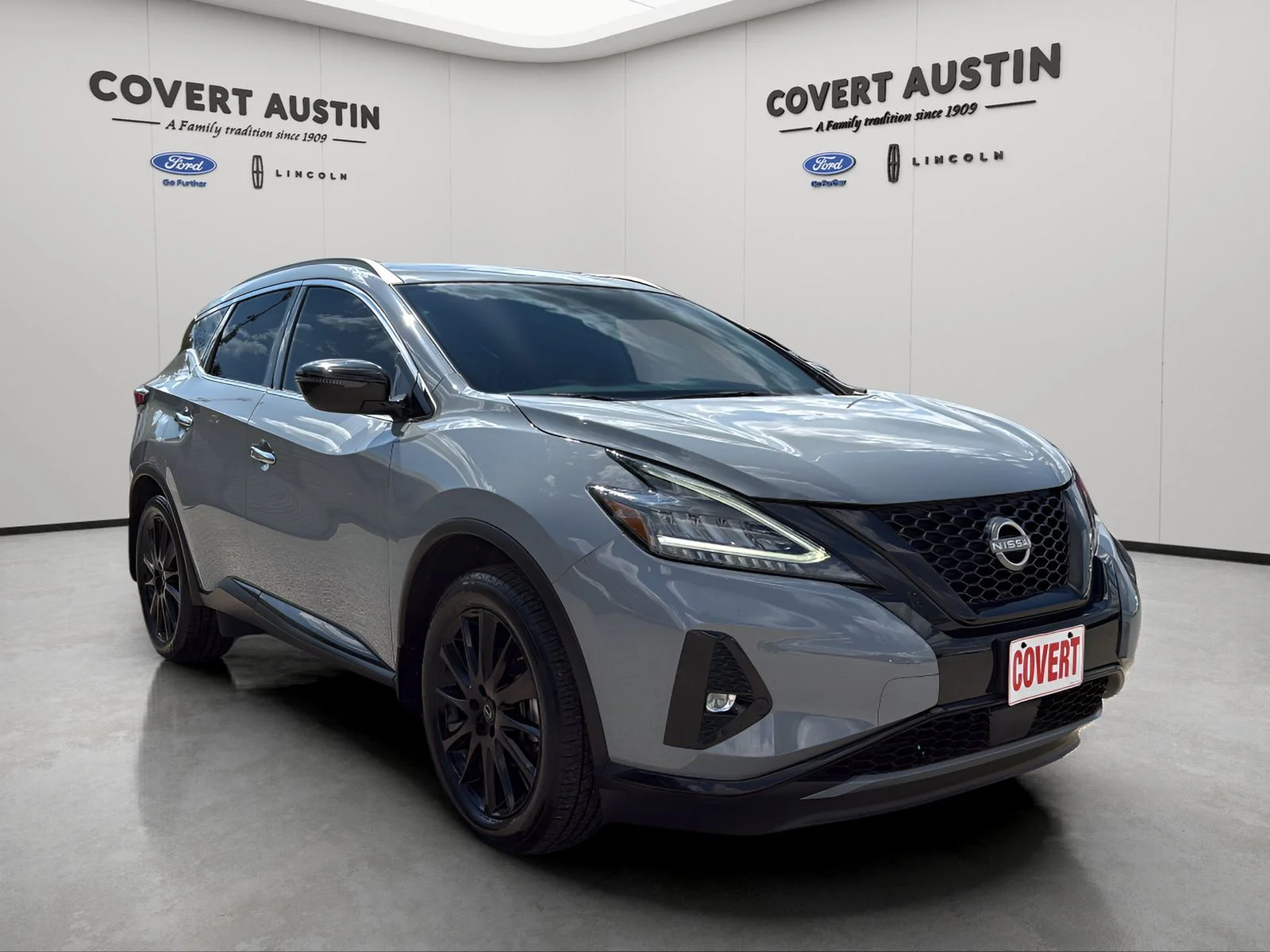 Used 2023 Gray Nissan SV image 7