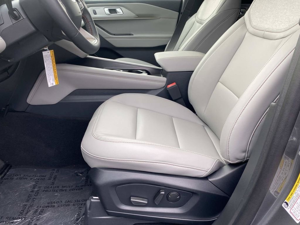 New 2026 Carbonized Gray Metallic Ford Active image 14