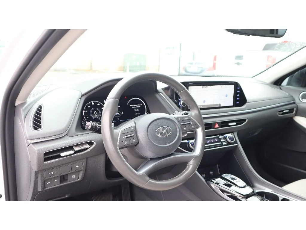 Used 2023 Serenity White Hyundai Limited image 14