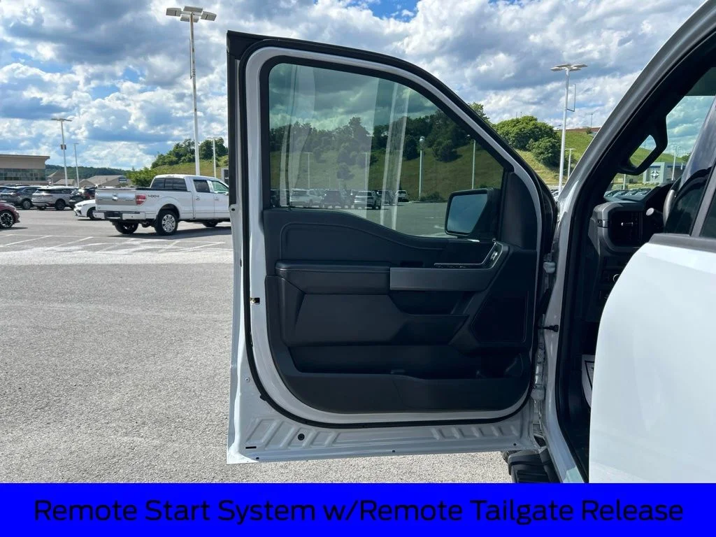 Used 2025 White Metallic Ford XLT image 15