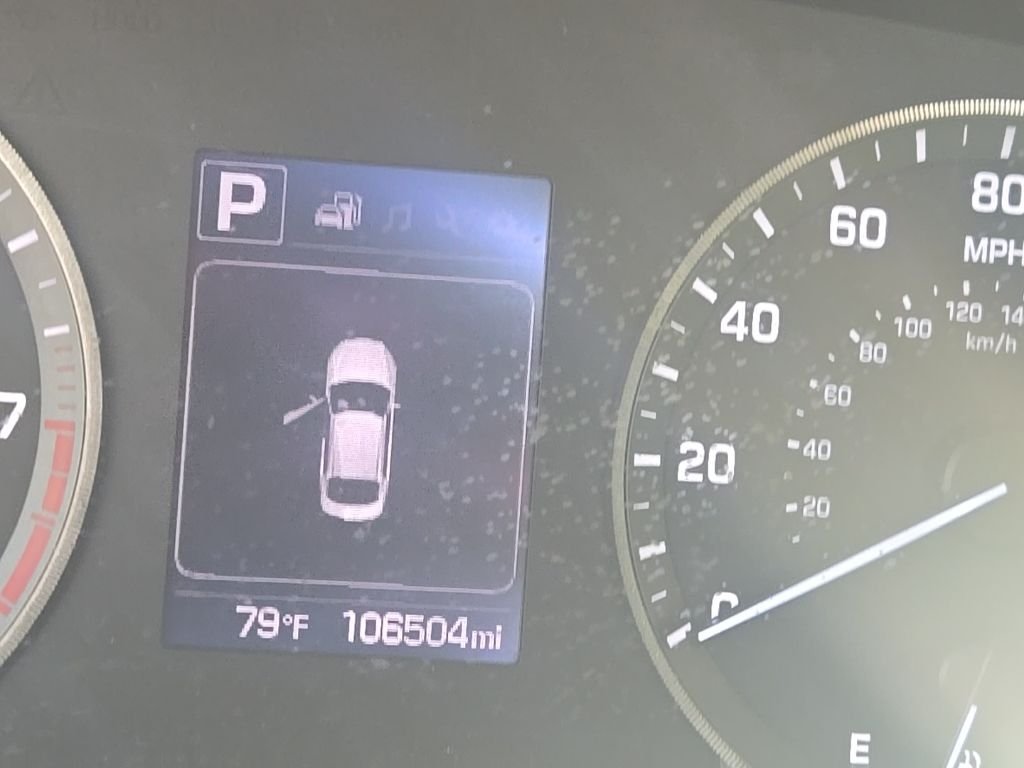Used 2016 Red Hyundai Sport image 16