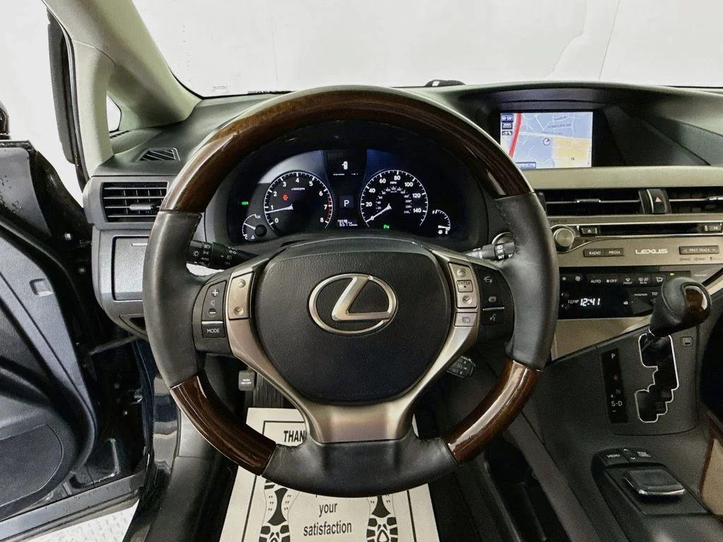 Used 2015 Obsidian Lexus Base image 16