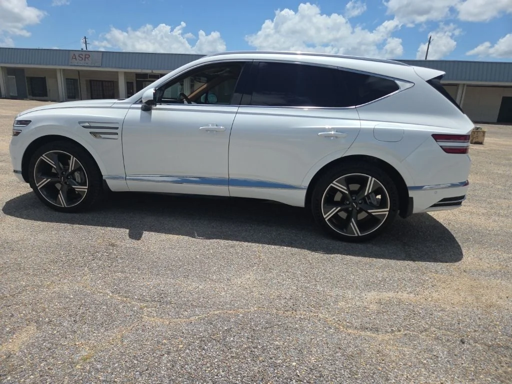 Used 2026 White Genesis 3.5T Prestige image 9