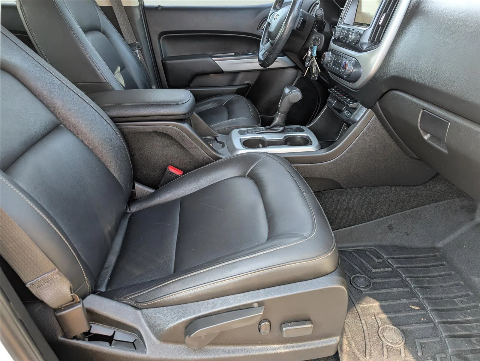Used 2018 SUMMIT WHITE Chevrolet 4WD ZR2 image 33