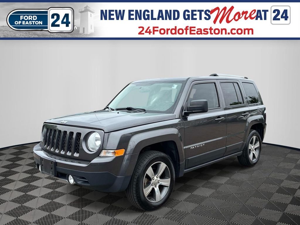 Used 2017 Gray Jeep Latitude image 1
