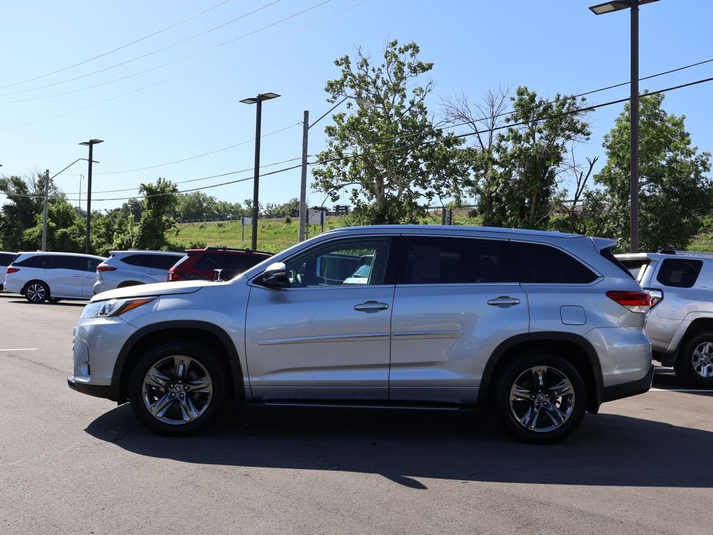 Used 2018 Silver Toyota Limited Platinum image 4