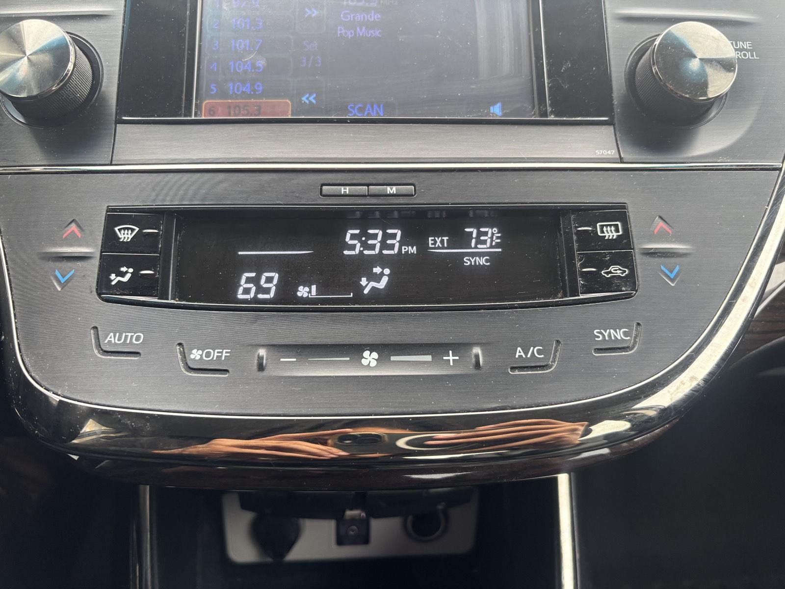 Used 2014  TOYOTA  image 17