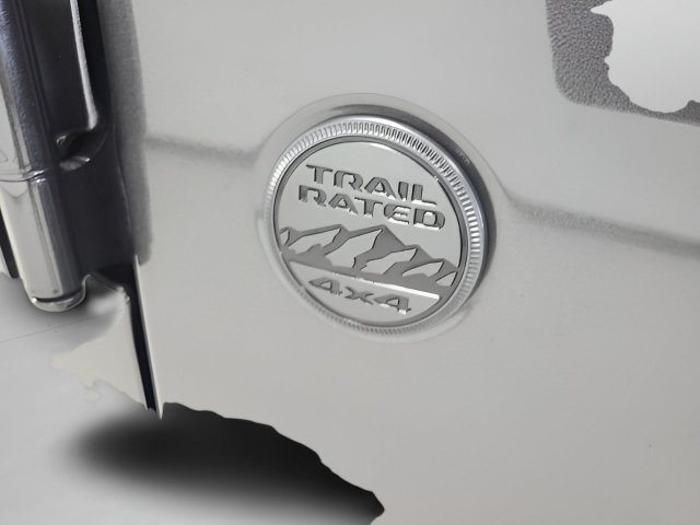 Used 2025 Granite Crystal Metallic Clearcoat Jeep Sport S image 6