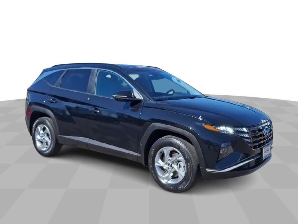 Used 2023 Black Hyundai SEL image 2
