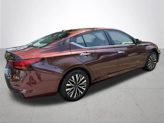 Used 2024 Red Nissan 2.5 SV image 6
