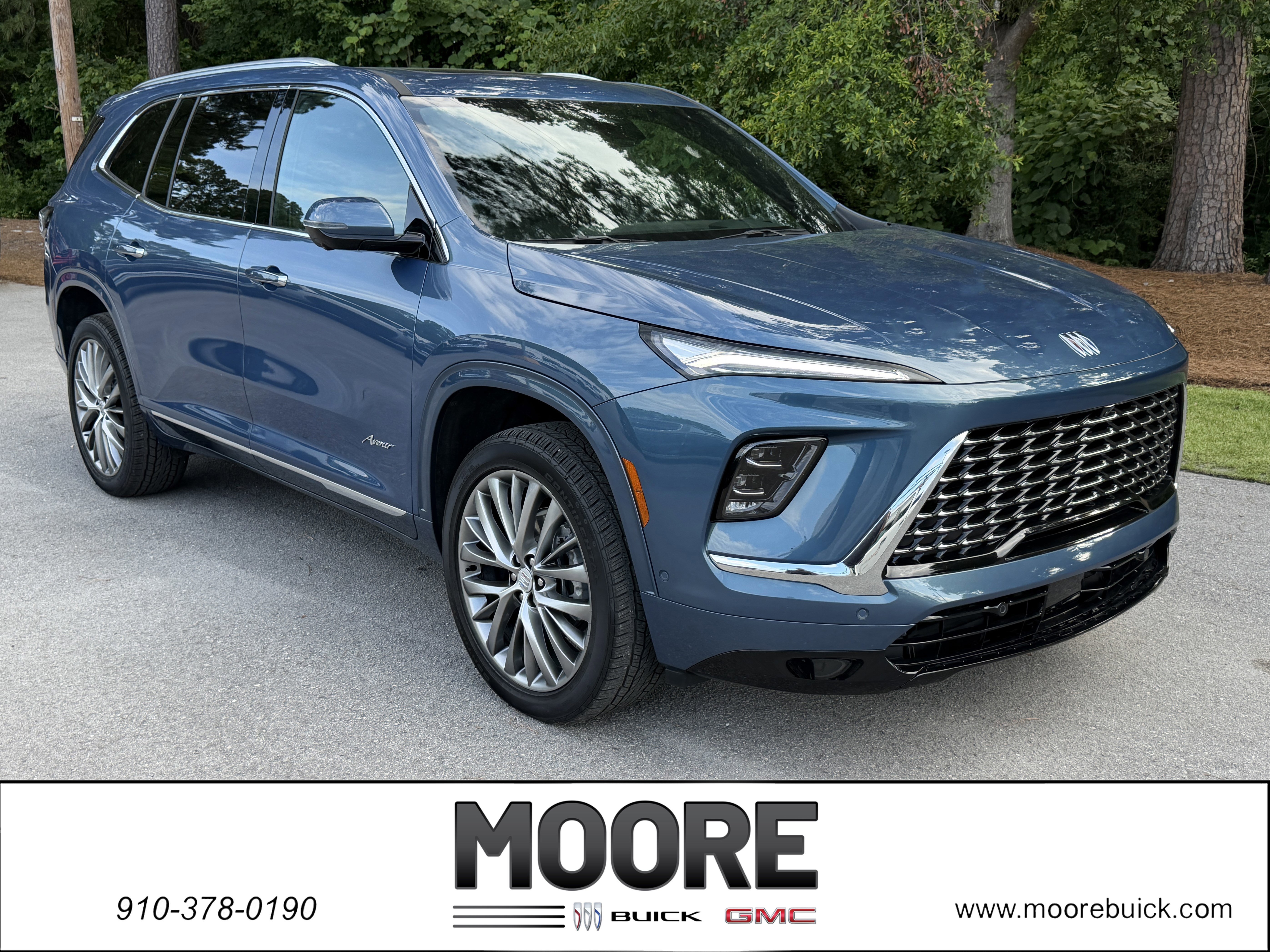 2025 Buick Enclave Avenir AWD's photo