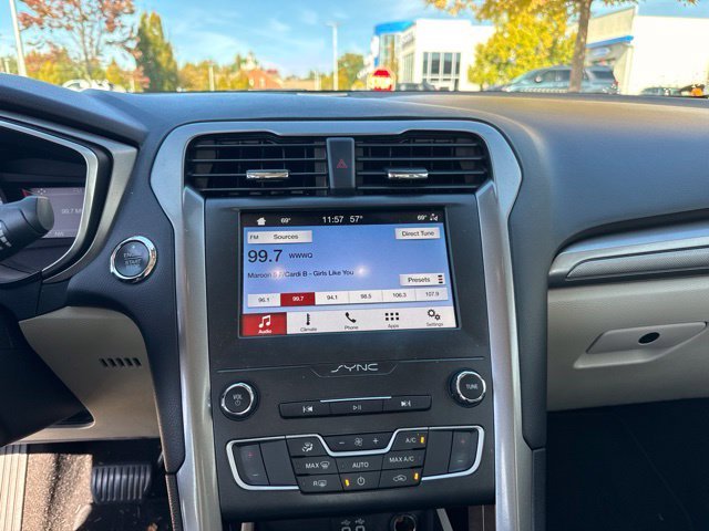 Used 2019 Gold Ford SE image 12