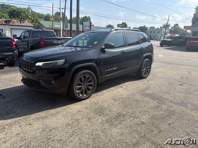 Used 2021 Black Jeep Latitude Lux image 1