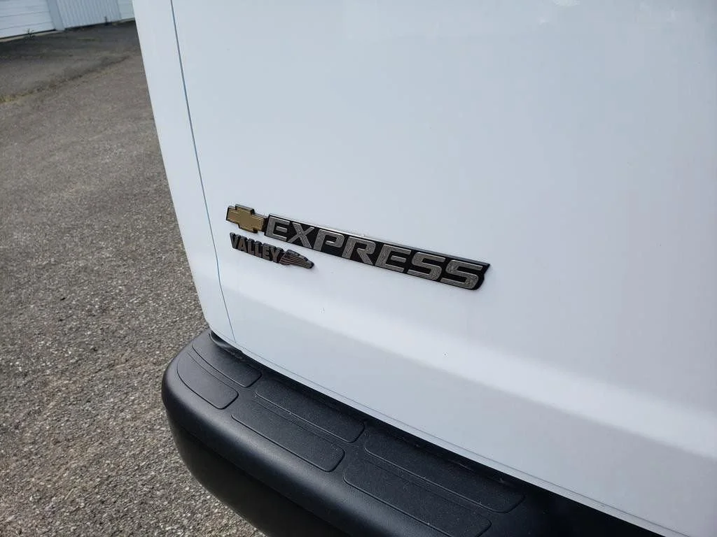 2025 Chevrolet Express Cargo Work Van - Photo 12