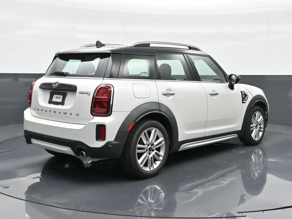 Used 2024 White MINI  image 5