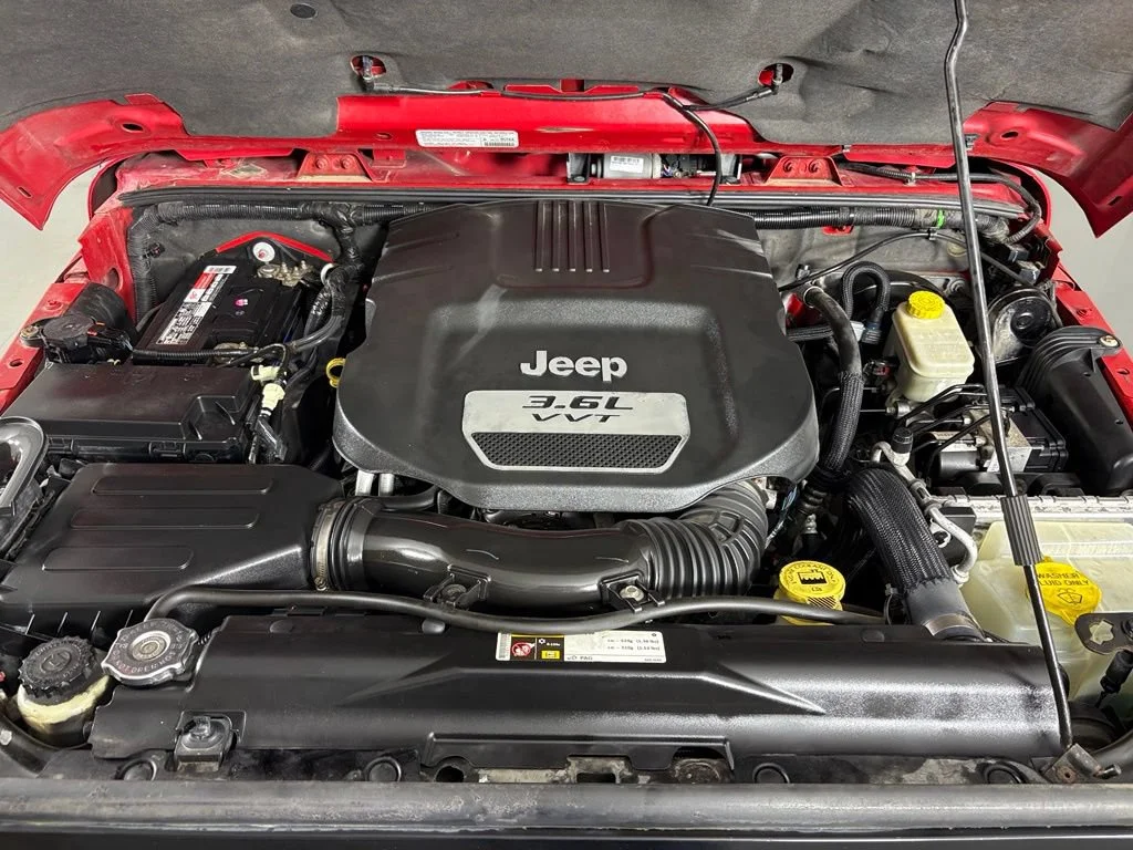 Used 2013 Red Jeep Sahara image 48